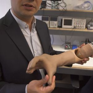 Švédští vědci vyvinuli novou bionickou protézu