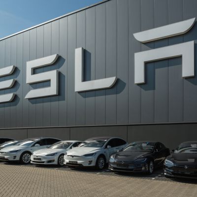 Tesla v roce 2020 dodala půl milionu elektroautomobilů