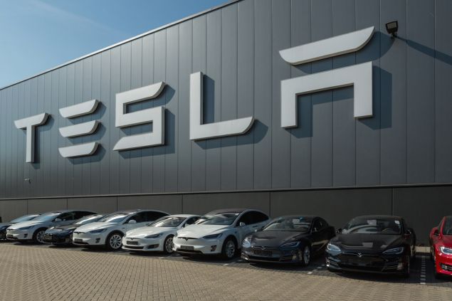 Tesla v roce 2020 dodala půl milionu elektroautomobilů