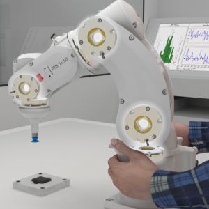 Roboty do škol! Nejmenší průmyslový robot pomůže vzdělávat budoucí generaci