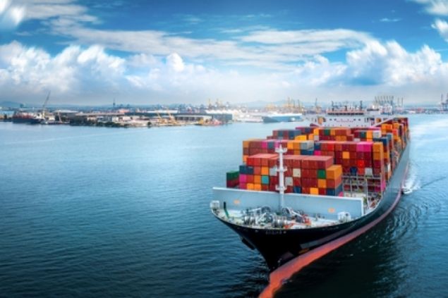 Vázne zásobování, nákladní lodě blokují přístavy a produkují mnoho emisí. Maersk nabízí řešení