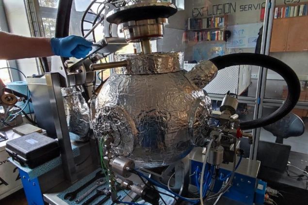 Na VŠB-TUO studují jako první na světě výbuchy za nízkých teplot