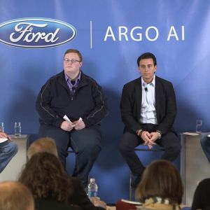 Ford investuje miliardu dolarů do startupu s umělou inteligencí