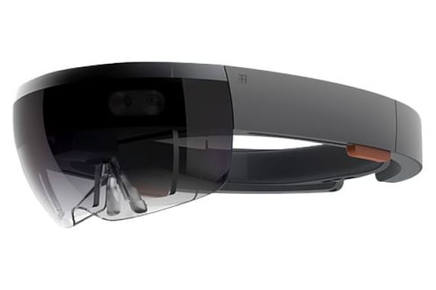 Upoutávka Microsoftu na HoloLens vypadá jako vytržená ze sci-fi filmu