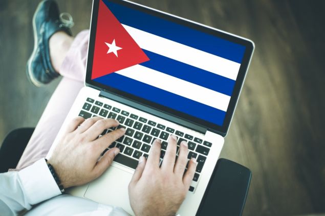 Kuba po protestech zpřísnila kontrolu nad internetem