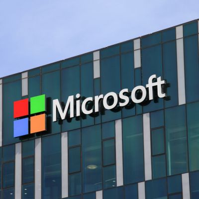 Microsoft zaplatí zaměstnancům za práci během pandemie prémii 1500 dolarů