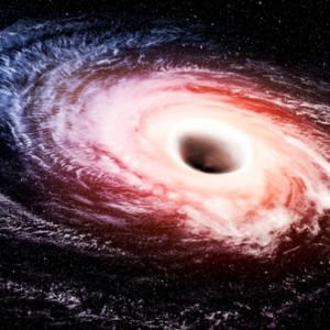 Vědci odhalili tvar a orientaci extrémně horké hmoty v okolí černé díry