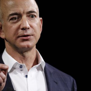 Jeff Bezos chce stavět průmyslové zóny ve vesmíru, aby uchránil Zemi