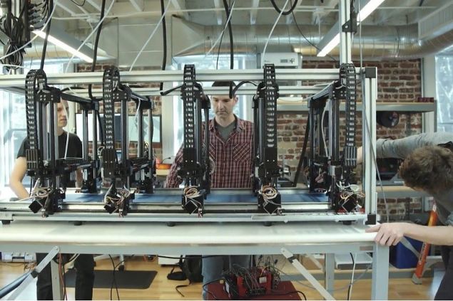 Obří 3D tiskárna jako montážní linka
