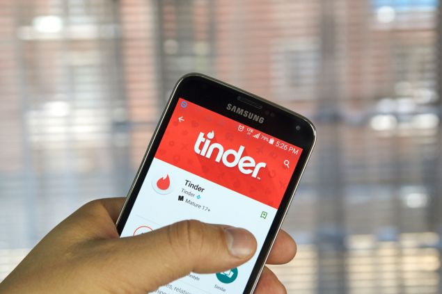 Tinder naléhá na uživatele, aby před obtěžováním přemýšleli